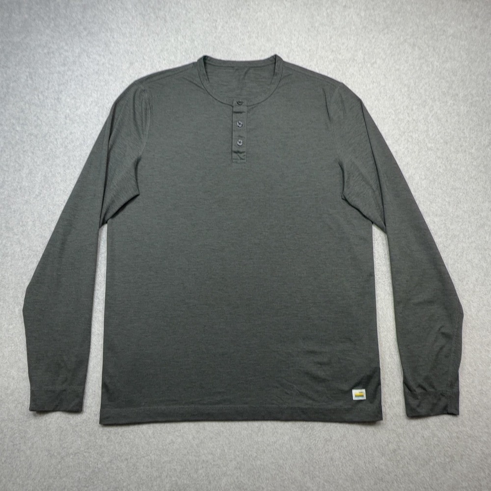 Vuori Ease Performance Long Sleeve Henley Shirt Men Medium Gray Lightweight V194